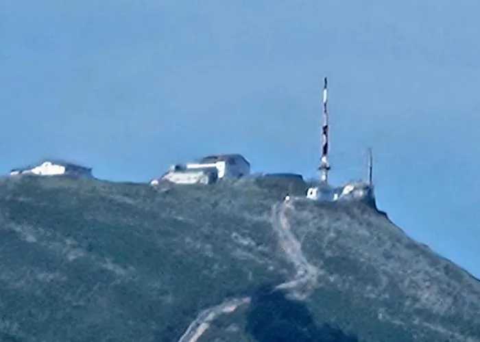 艾美特住宿加早餐旅馆 住宿加早餐酒店 萨雷