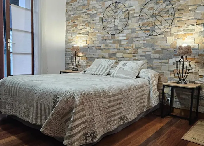 艾美特住宿加早餐旅馆 住宿加早餐酒店 萨雷