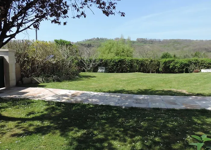 艾美特住宿加早餐旅馆 住宿加早餐酒店 萨雷